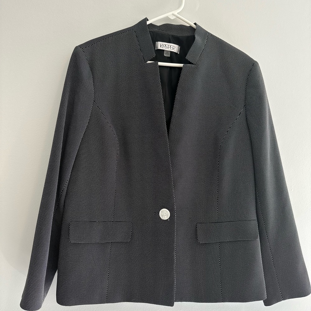 Kasper Women's Gray Blazer with Single Button